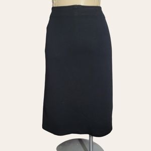 Jarbo simple black skirt